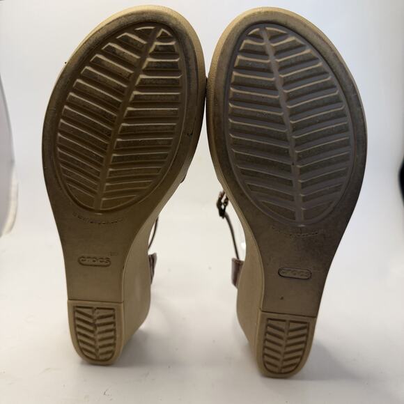 Crocs Womens Leigh Ann Sandal Size 8 Brown Leather Wedge Heel Ankle Strap Casual - Picture 13 of 13